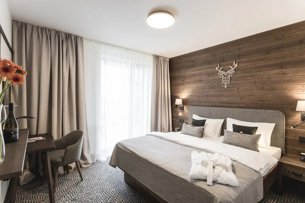 ARIETES MARMONT Resort