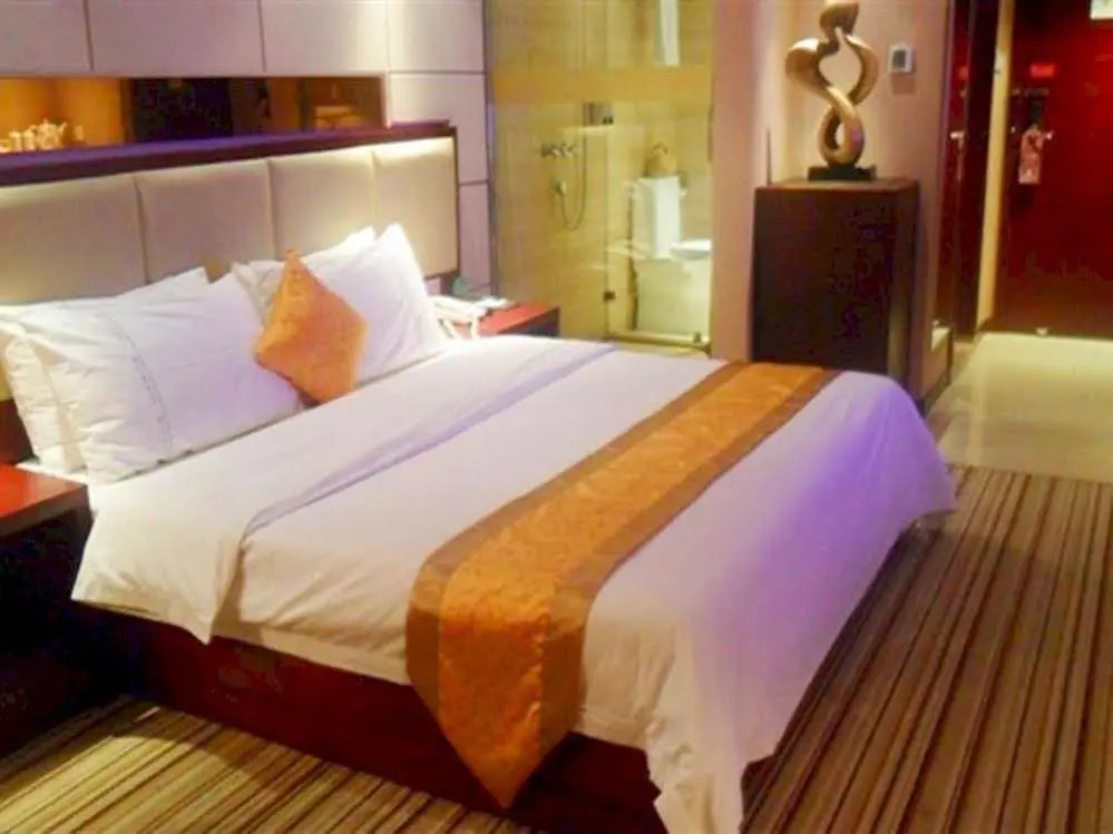 Pingqian Fashion Business Hotel
