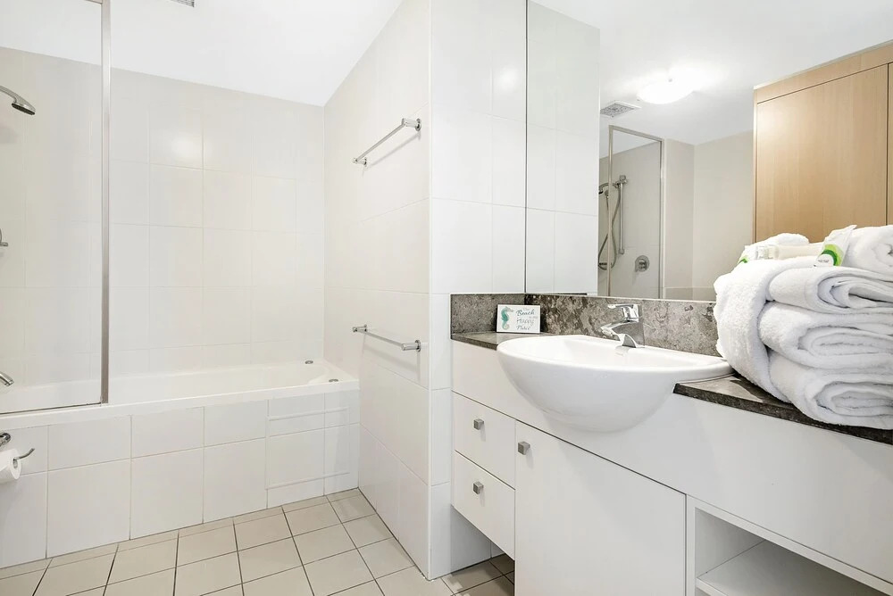 Broadbeach on the Park 2 Bedroom Apartment