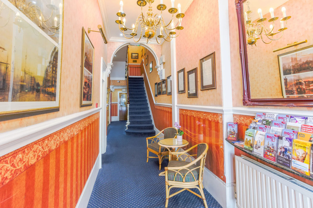 London Town Hotel