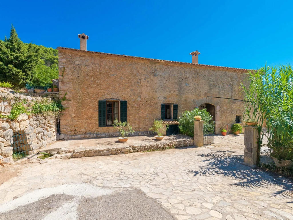 SOBREAMUNT - Villa for 6 people in Esporles.