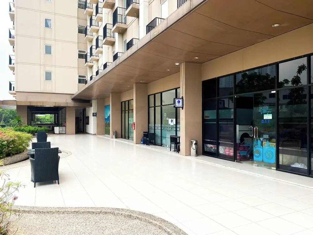 Spacious and Comfort Studio Apartment at Azalea Suites