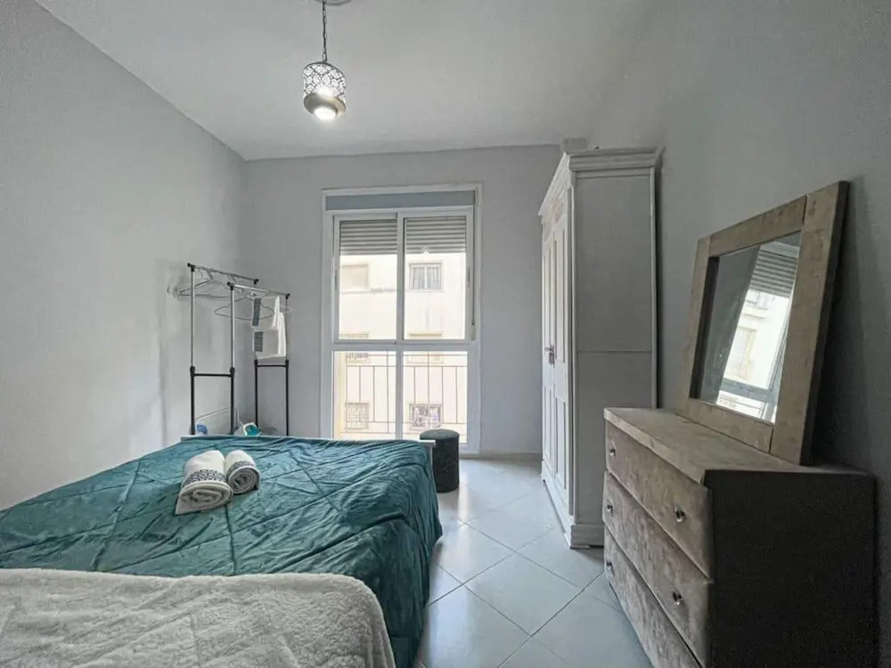 2 Bed Flat - Sleeps 6 - Parking - Wifi
