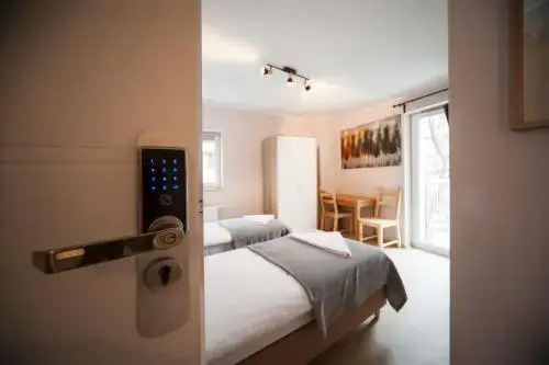 Stylowe i Eleganckie Studia Very Berry w Poznaniu by Noclegi Renters