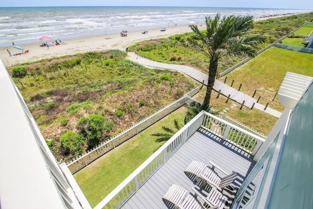 Kathies Beachfront Kottage