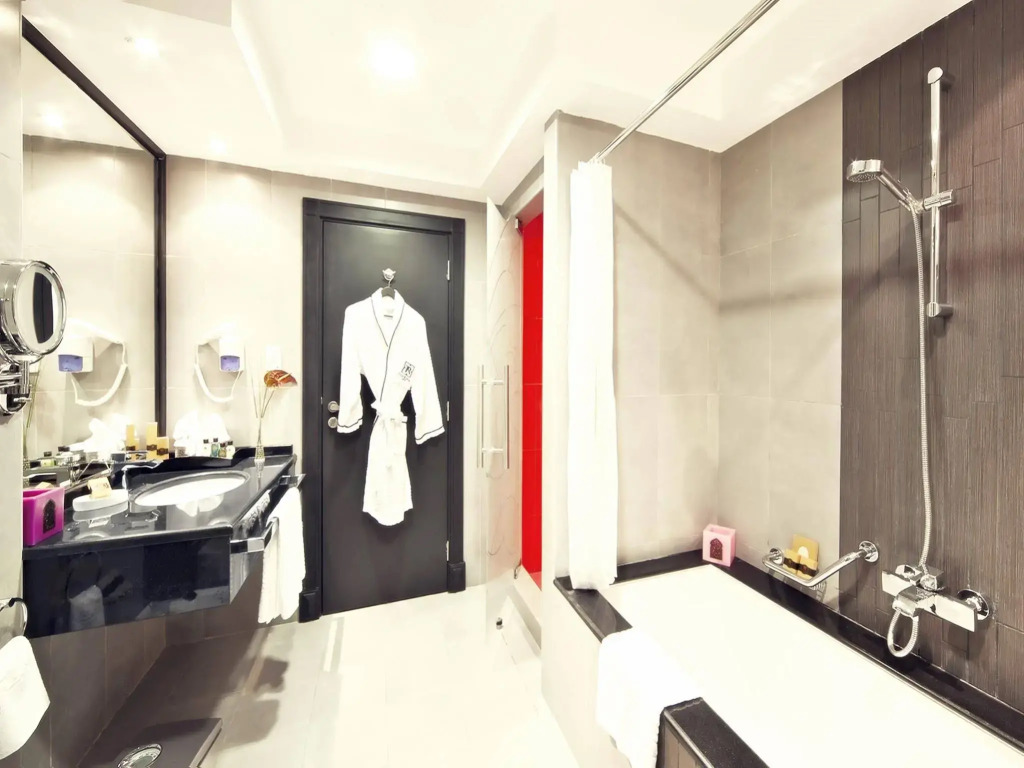 Swiss Hotel Corniche