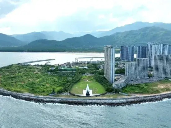 Sun Moon Star Surf Sea View Resort (Wanning Sun Moon Bay Branch)