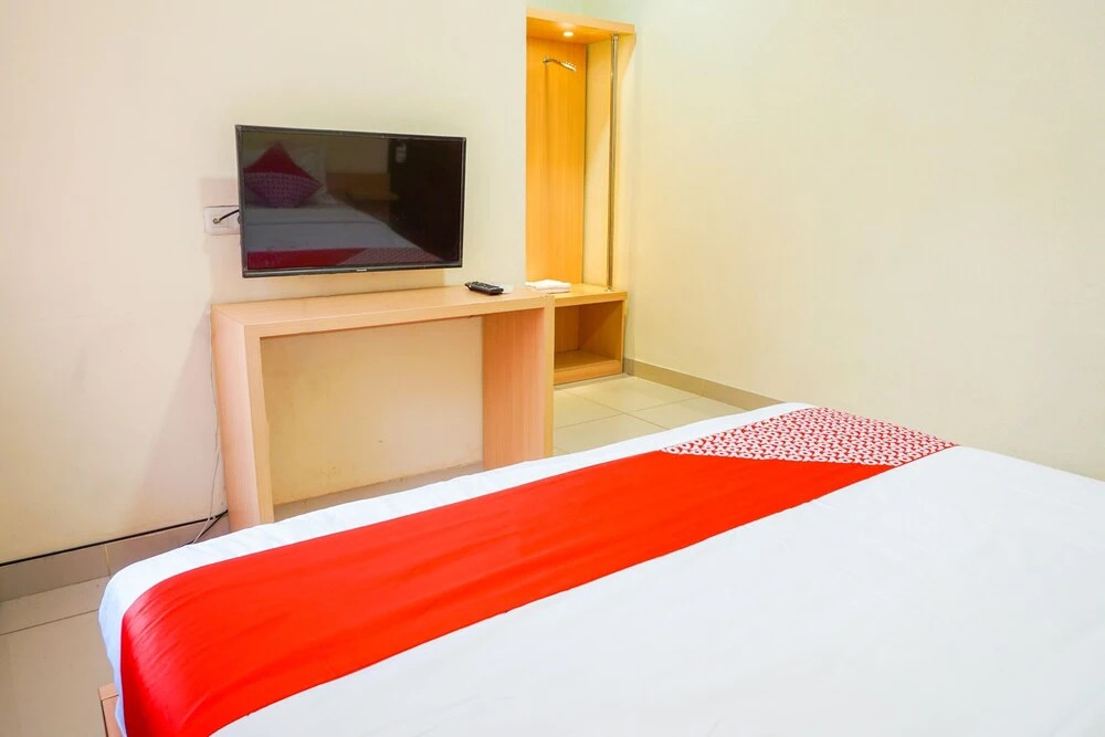 Hotel Kurnia by OYO Rooms