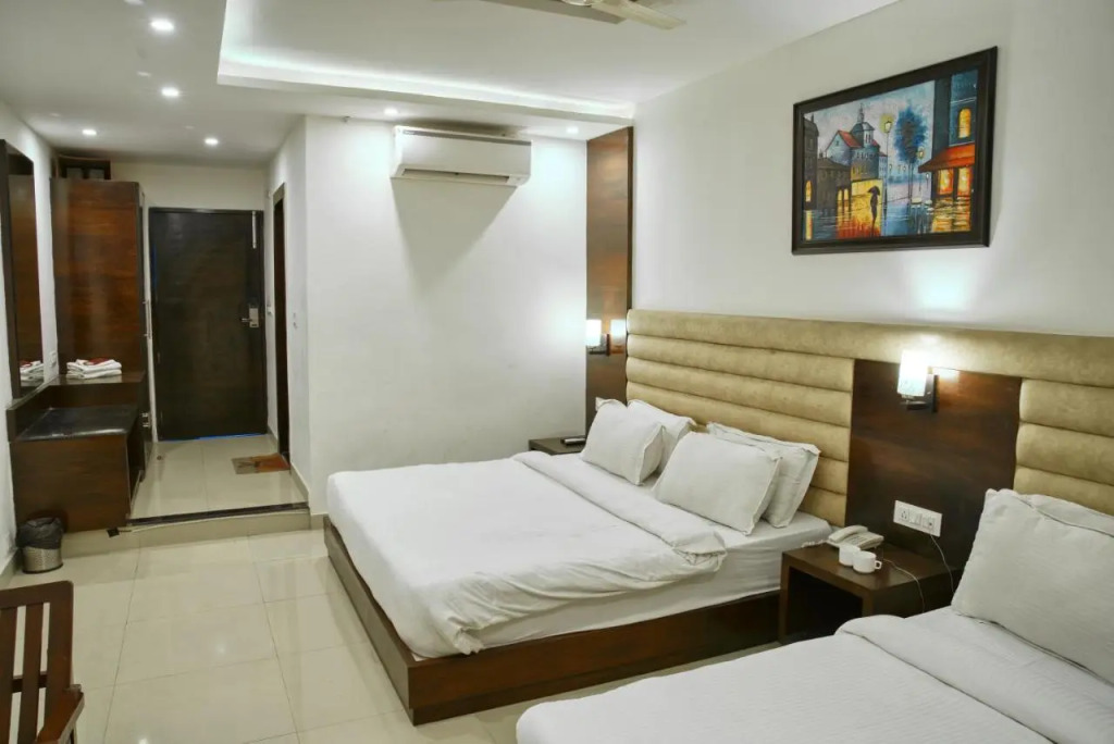 Hotel Height View Residency