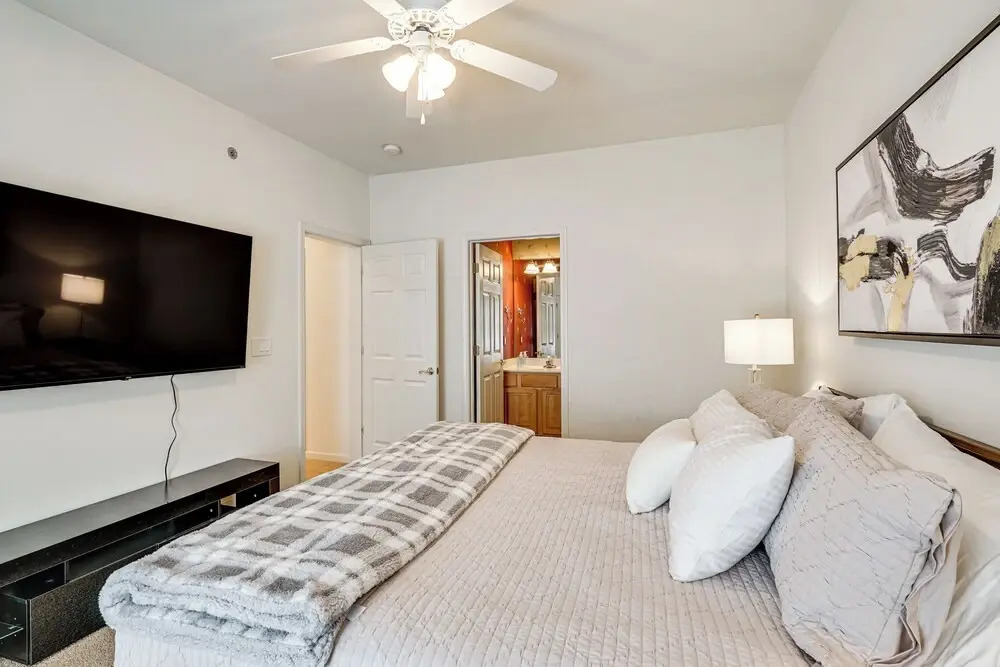 Lakeside Osage Beach Condo in Lands End Community