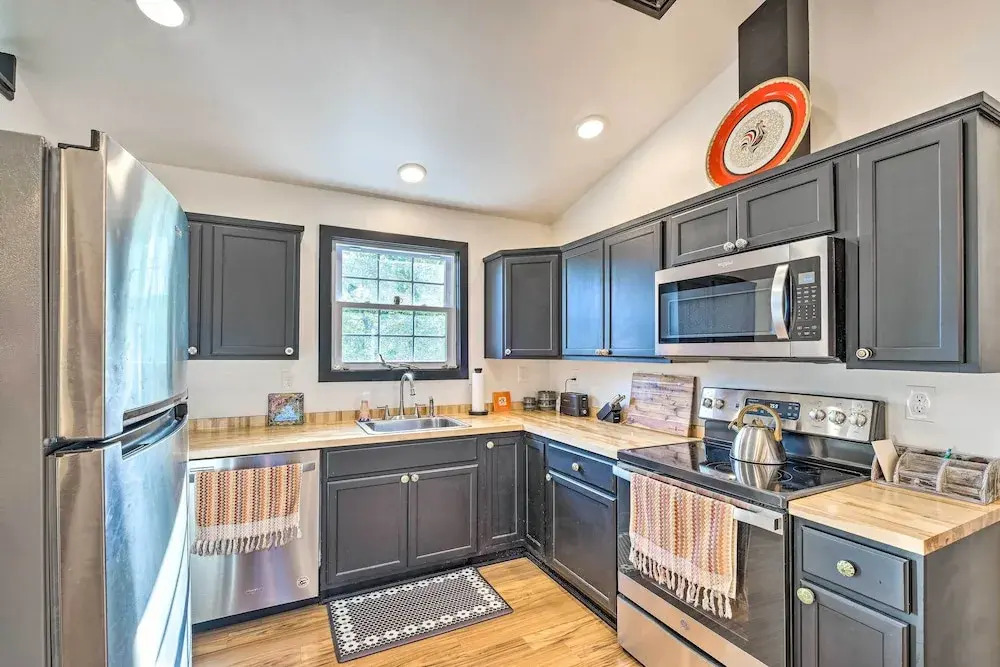 Modern Louisville Apartment w/ Furnished Deck