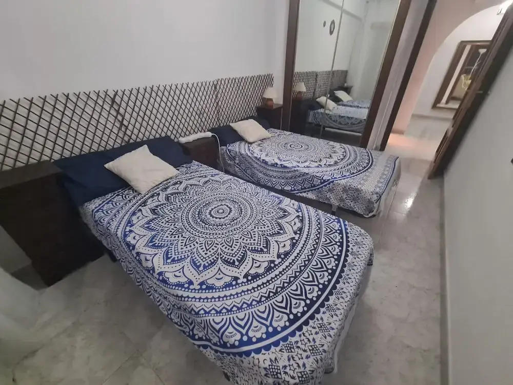 City Apartment With Pool Access