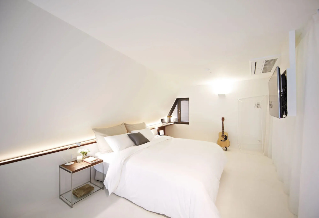 Snow hotel