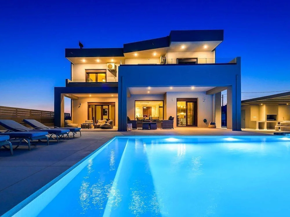 Villa Cerulean - This Villa has a Games Court, Wifi & A/C