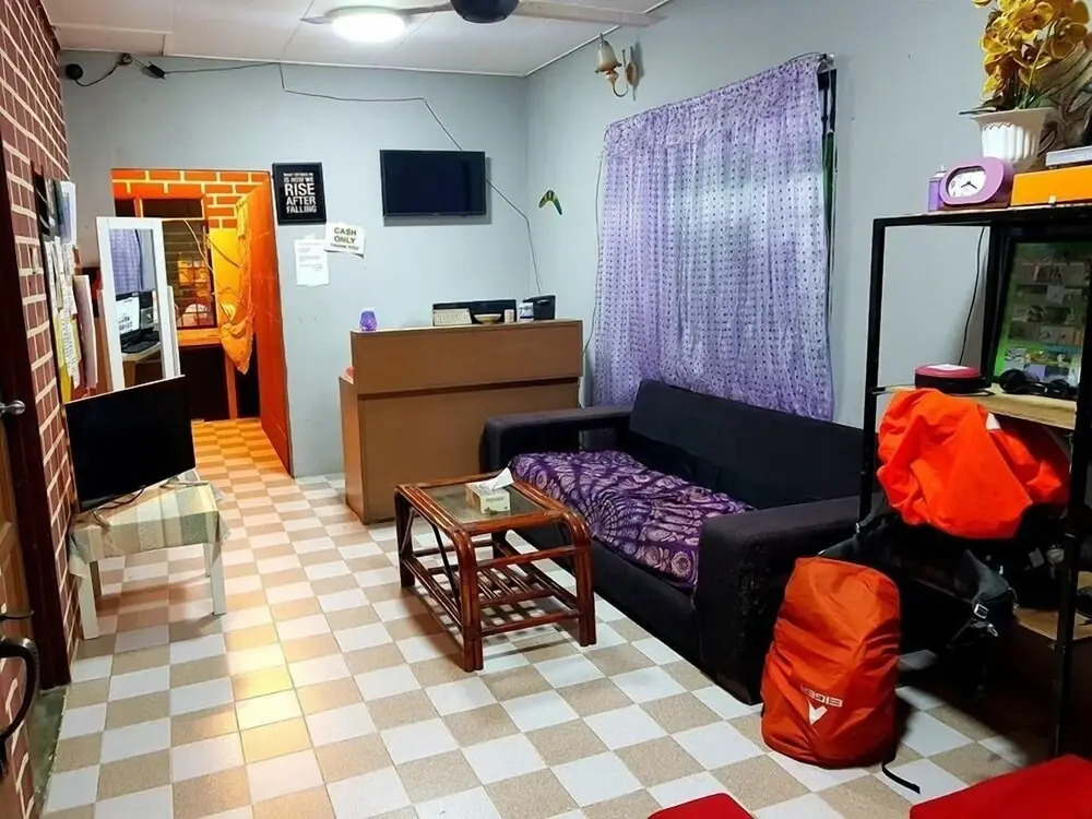 BOBI's Cafe Backpackers Hostel