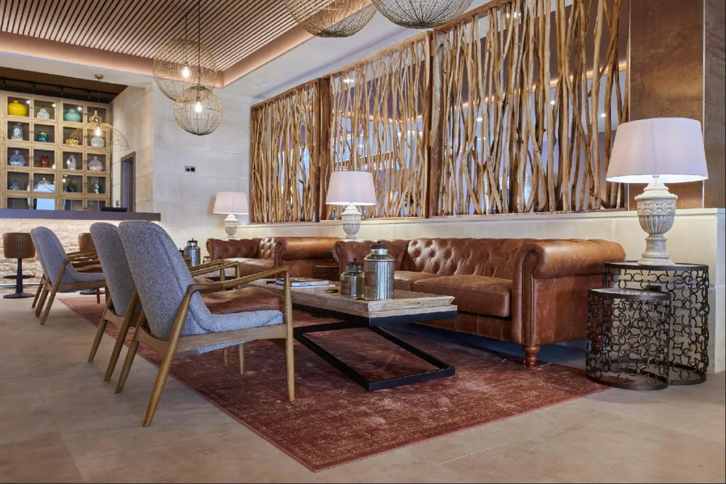 Ansares Hotel