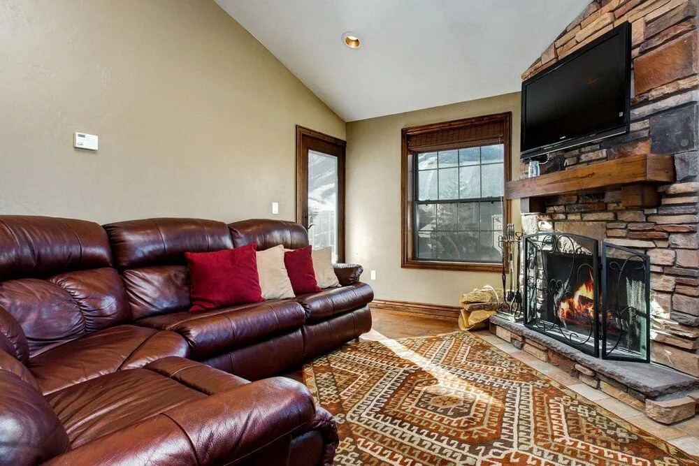 1BR 2BA Newly Renovated Condo Park City by RedAwning