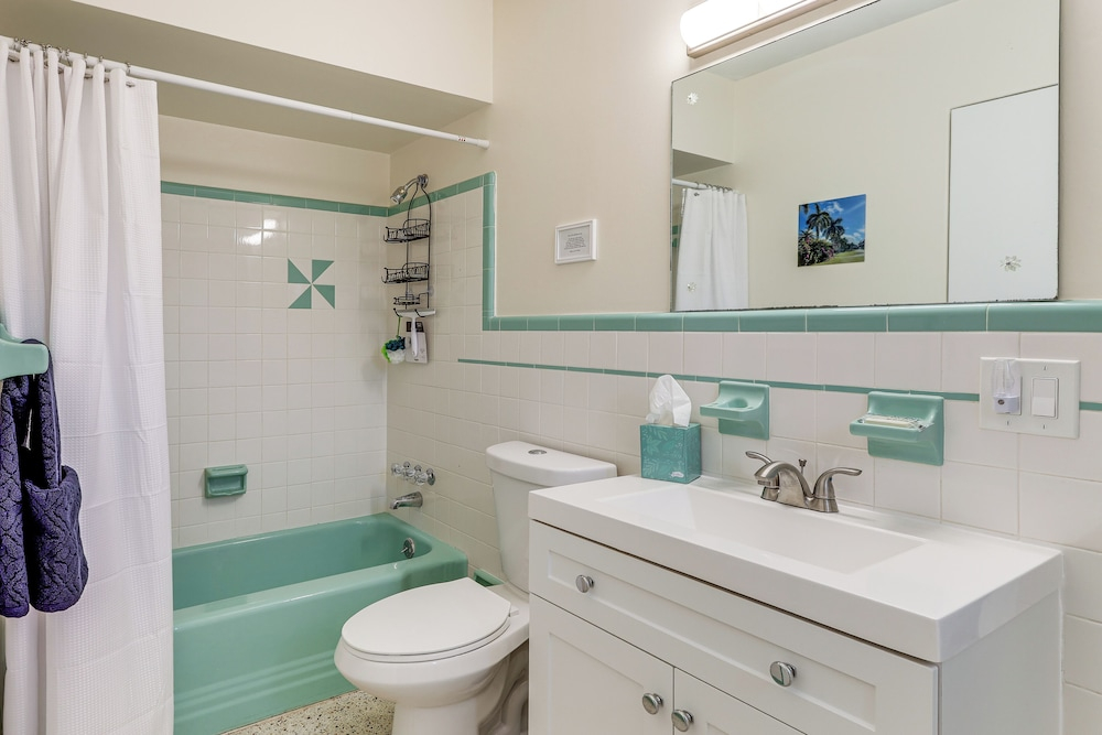 Heated Pool w/ No Fee! Vero Beach Oasis Near Ocean