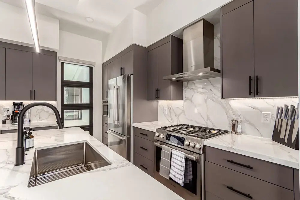 Papago Lux Townhouse 4level Oasis w Rooftop Lounge
