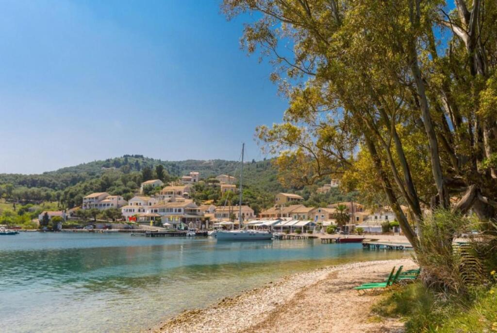Evanna Walk to Beach Sea Views A C Wifi Car Not Required - 3425