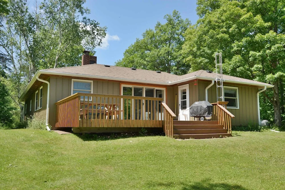 Thirty Point Lodge