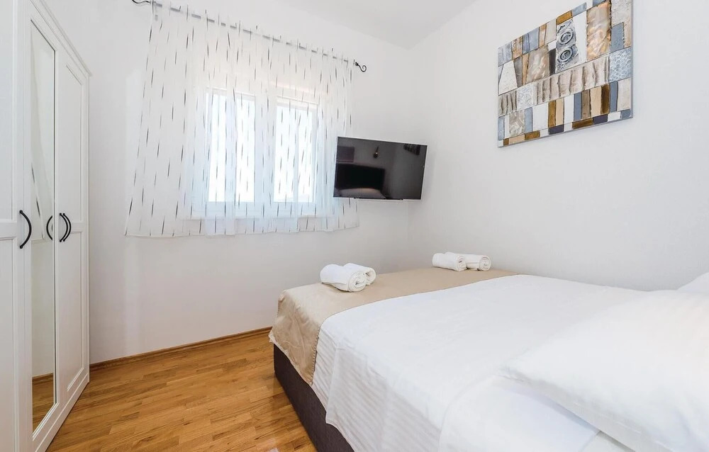 Beautiful Home in Dubrava With Wifi and 6 Bedrooms