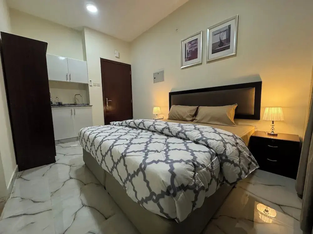 Furnished Private Studio Apartments near Union Metro Station