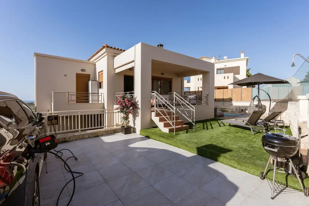 Villa Ismini 3 Bedrooms With Pool , sea View and E-car Charger