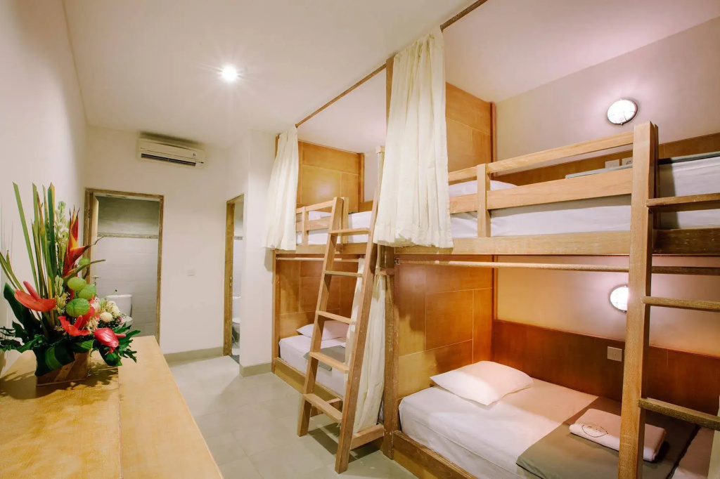 Lokal Bali Hostel