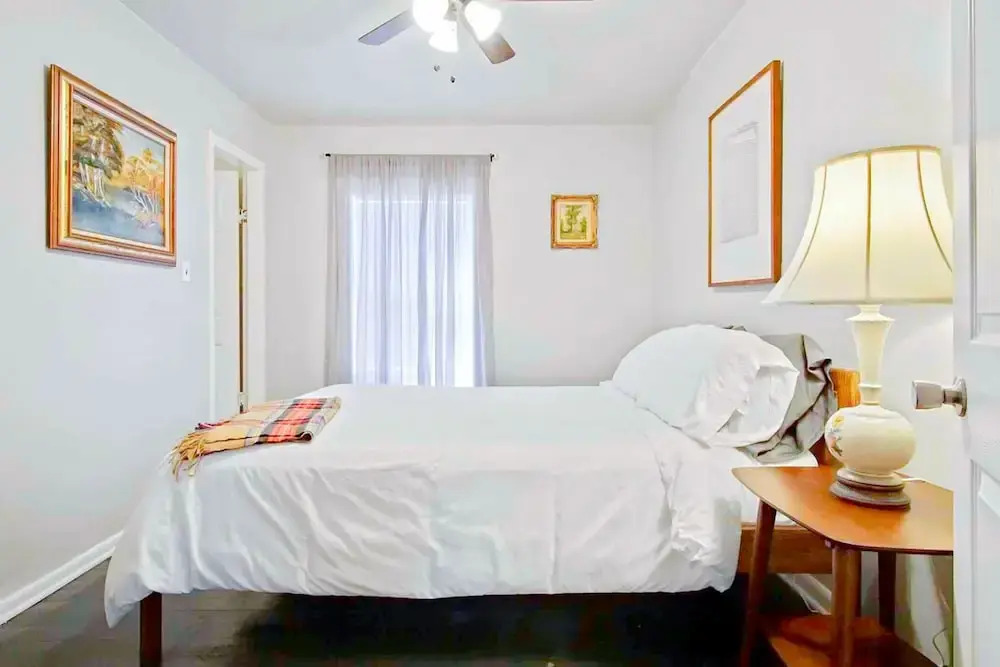 2BR Cozy House Near Plaza District