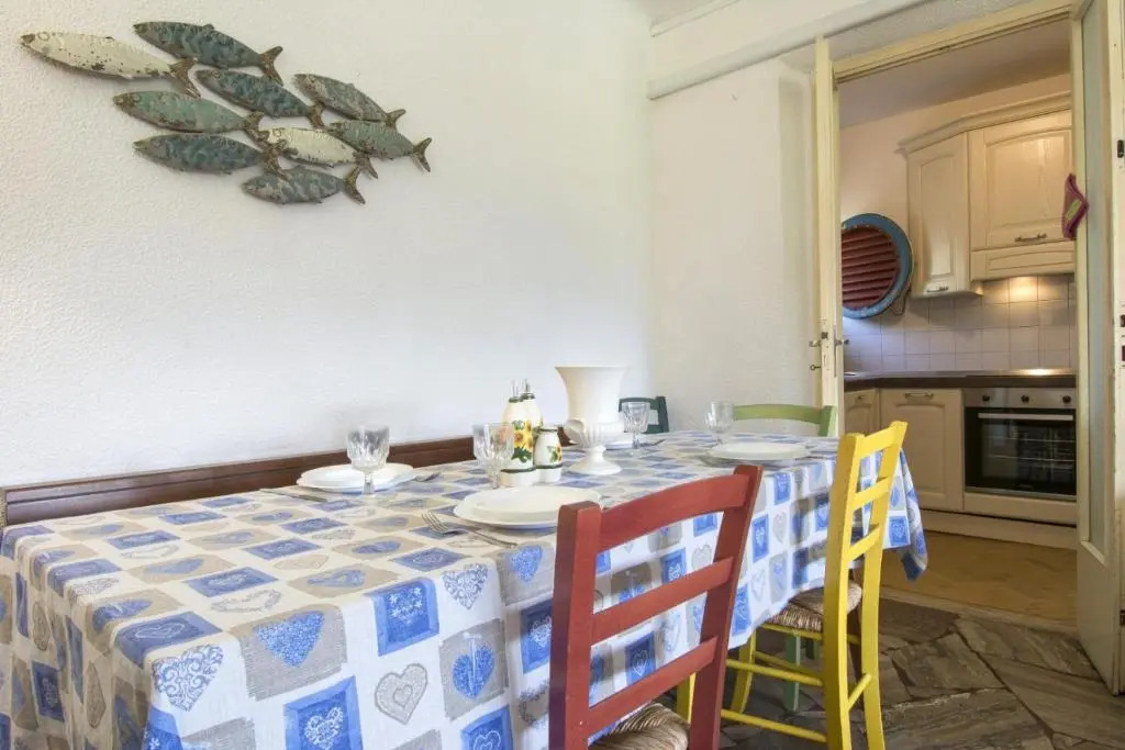 ALTIDO Charming House for 5 with Private Parking and Shared Pool