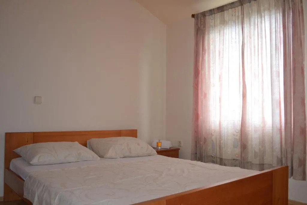 Rasin Apartments