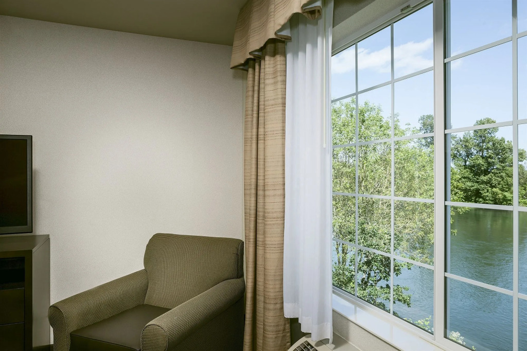 Holiday Inn Express Corvallis-On the River by IHG