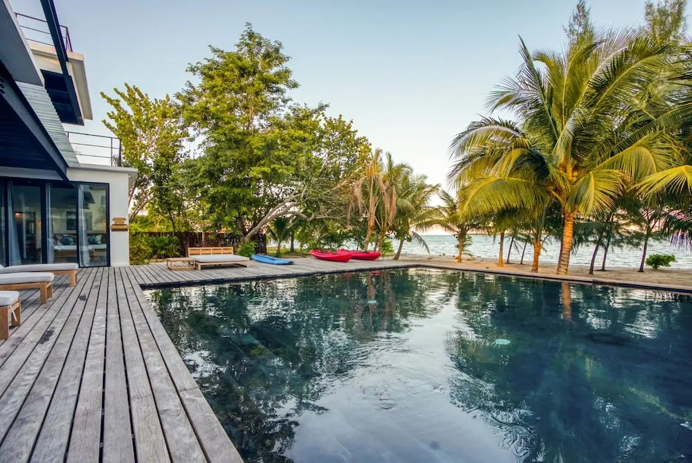 Balam Beach Villa - Modern 4Bed Oceanfront w Pool