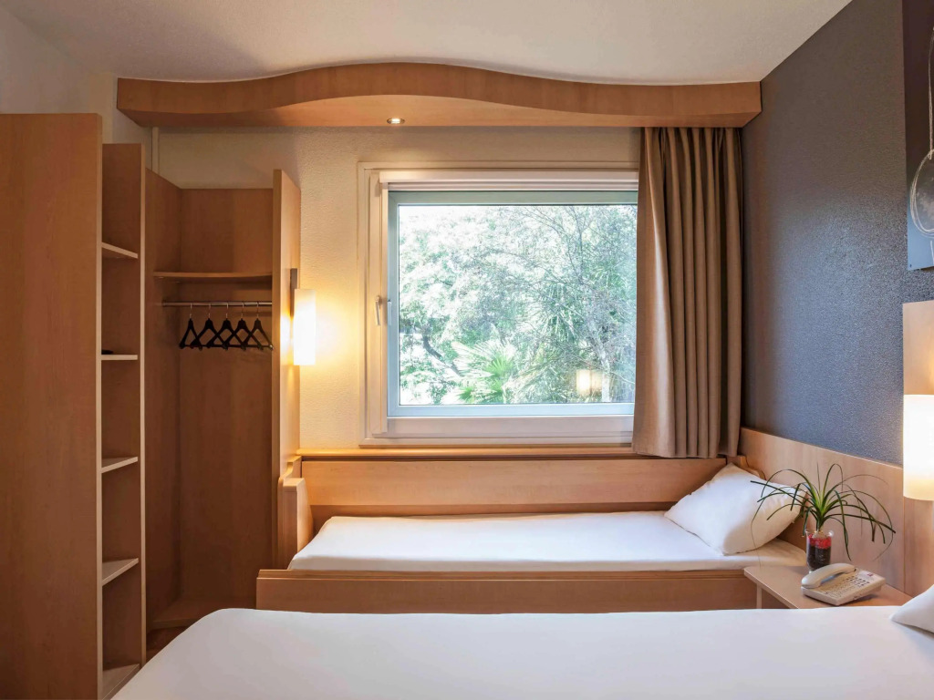 Ibis Cornella