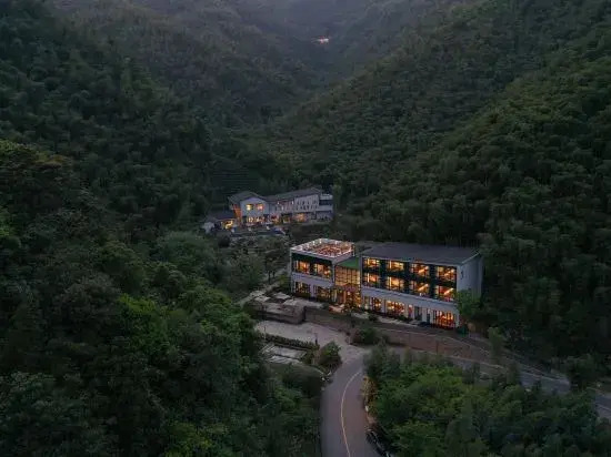 Wuta Xinshe (Jingshan Temple Branch)