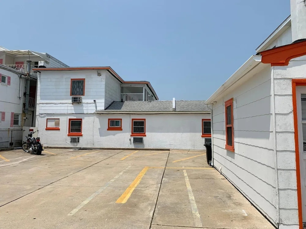 Sunshine Motel