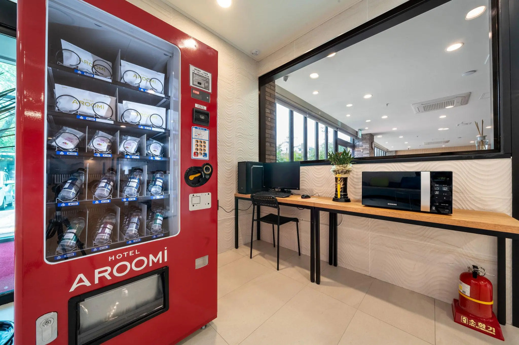Aroomi Hotel