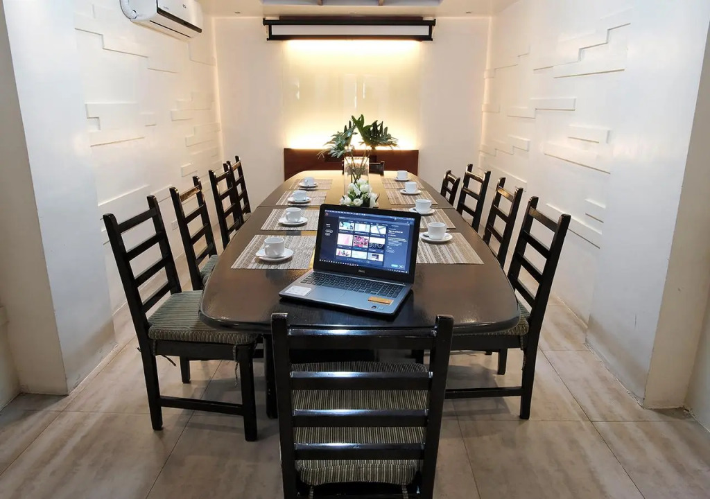 Fersal Hotel Neptune Makati