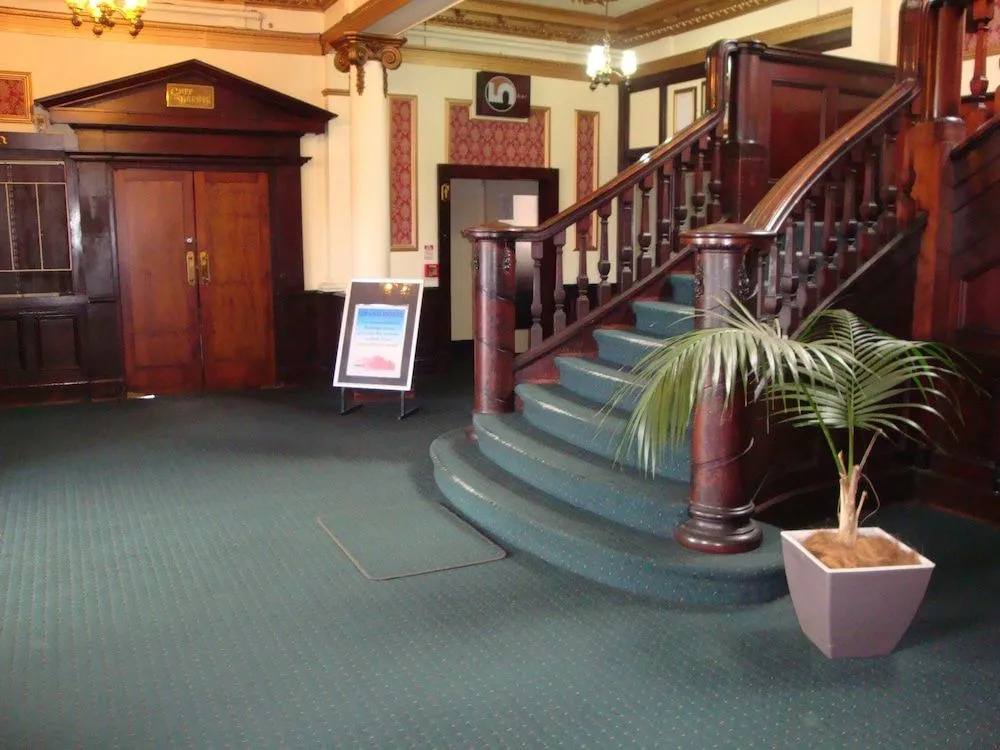 Grand Hotel - Whangarei