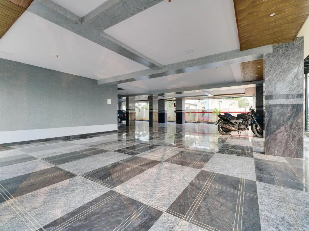 Townhouse OAK Hotel SVA