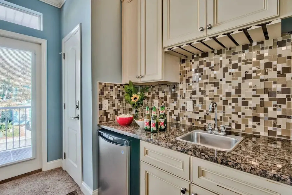 Coral By Avantstay Gorgeous Three Story Home w/ Two Balconies