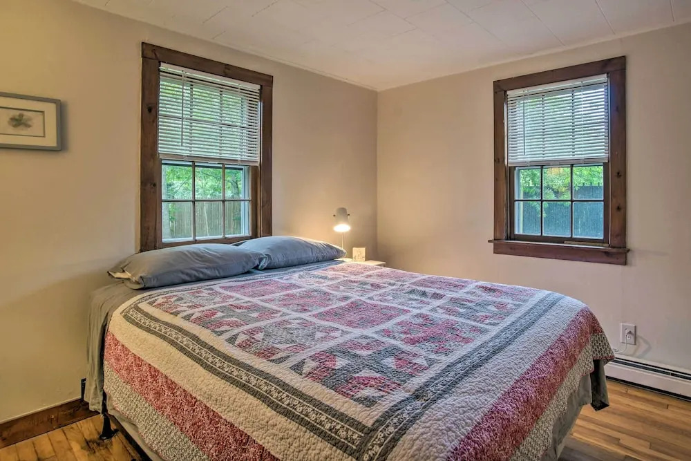 South Yarmouth Cottage ~ Half Mi to Beaches!