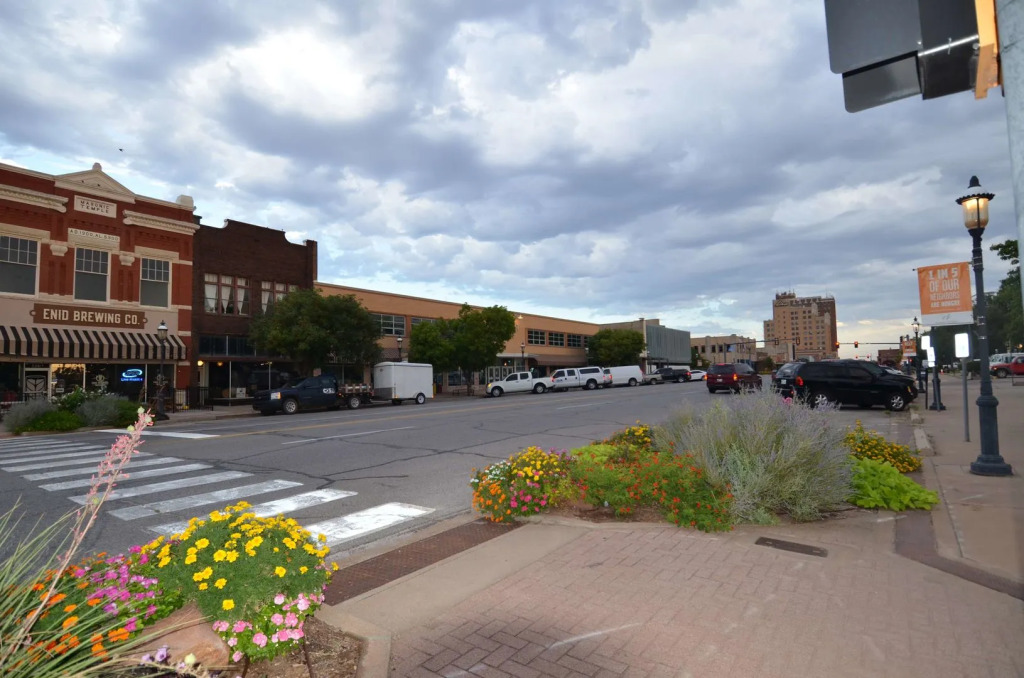 GLō Best Western Enid OK Downtown - Convention Center Hotel