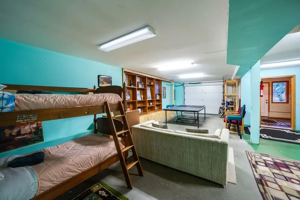 Snowline Cabin #51 - Executive Style Vacation Home That Sleeps 8!