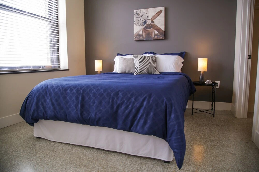 Bold Downtown 1BR Near Memorial Park