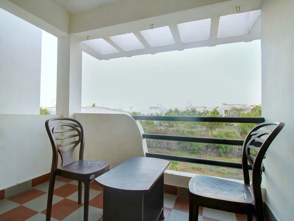 OYO 8282 Heritage Residency