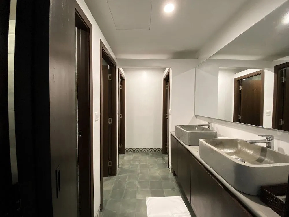 Aborest Tropical Hostel