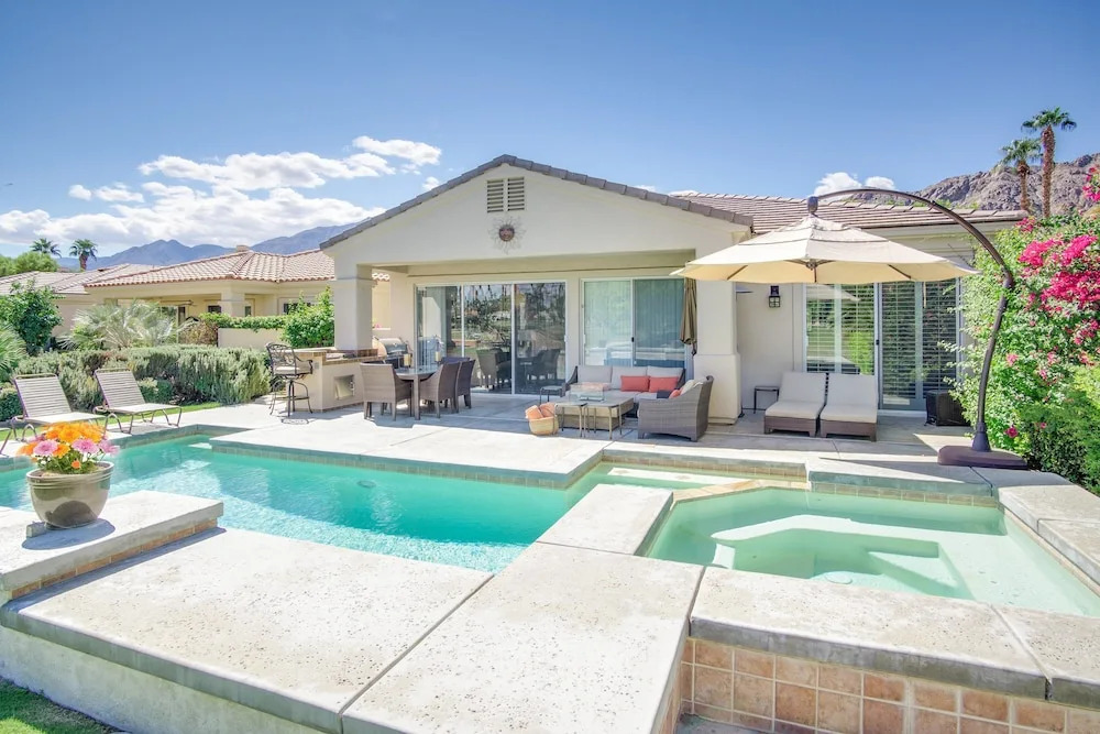 PGA West 3 Bedroom Golf Course House w Beautiful Pool and Spa by RedAw