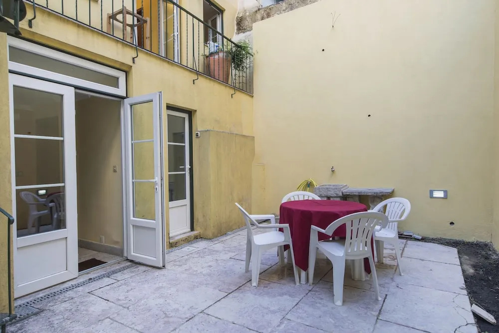 Lapa Terrace and Garage